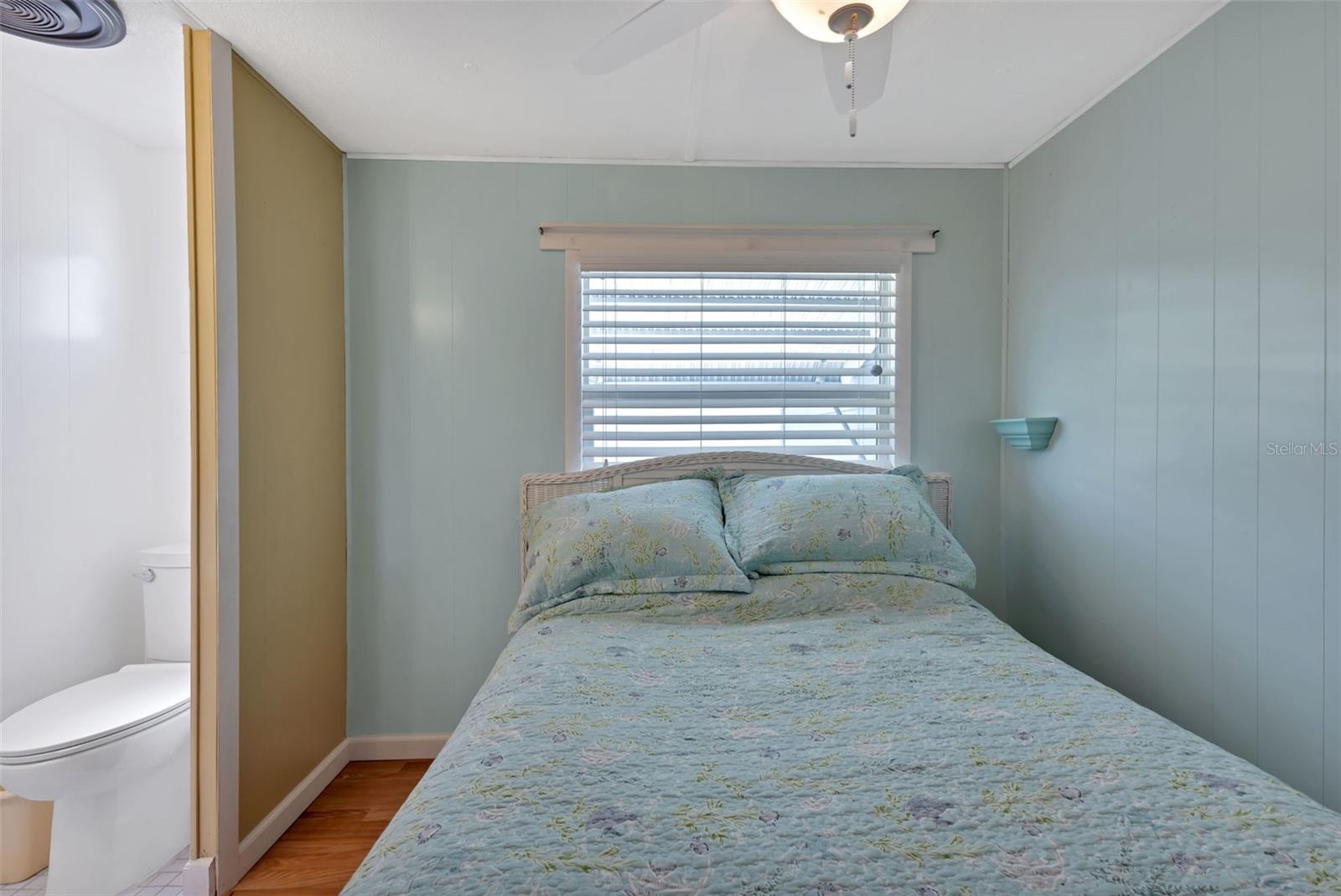 Image 24 of 68 For 10100 Burnt Store Road 118