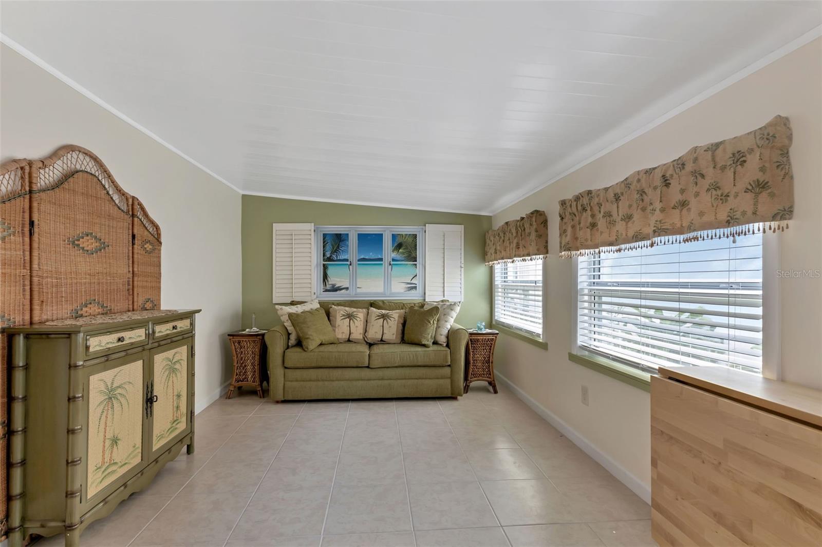 Image 27 of 68 For 10100 Burnt Store Road 118