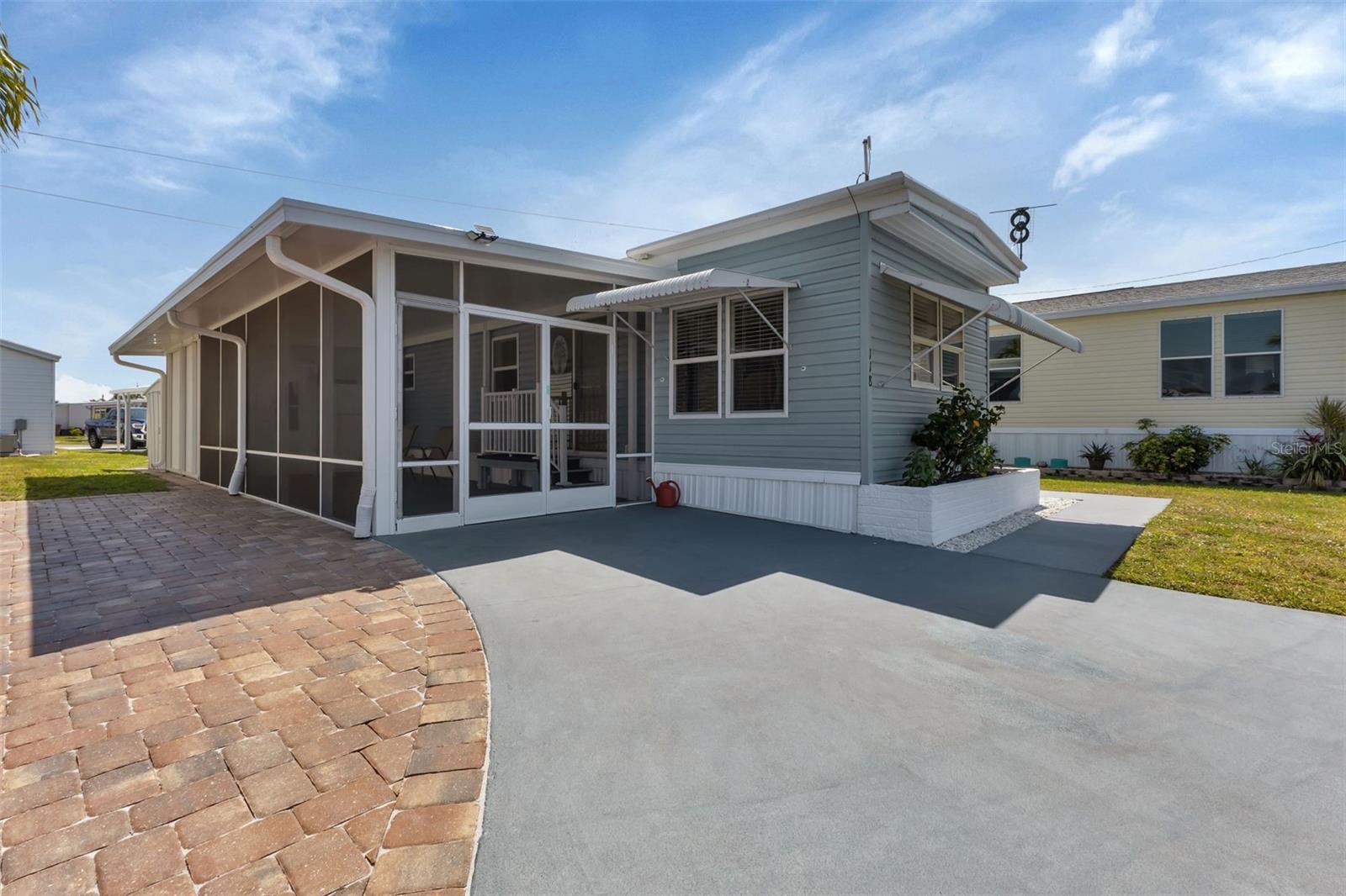 Image 4 of 68 For 10100 Burnt Store Road 118