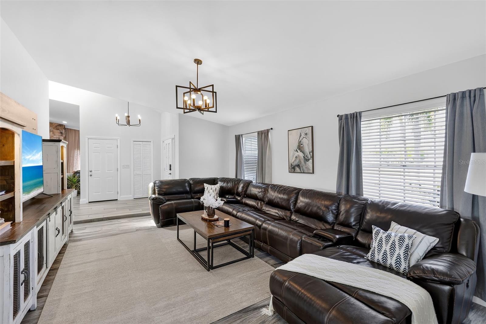 Image 11 of 49 For 29 10th Avenue