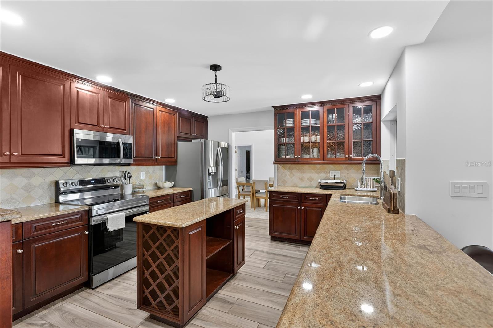 Image 16 of 49 For 29 10th Avenue