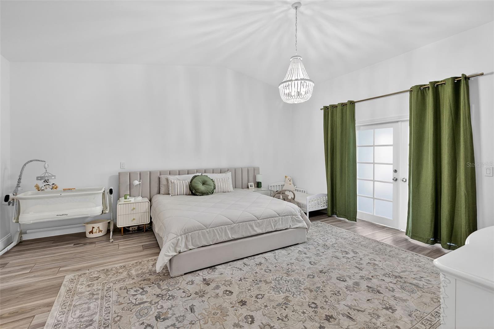 Image 19 of 49 For 29 10th Avenue