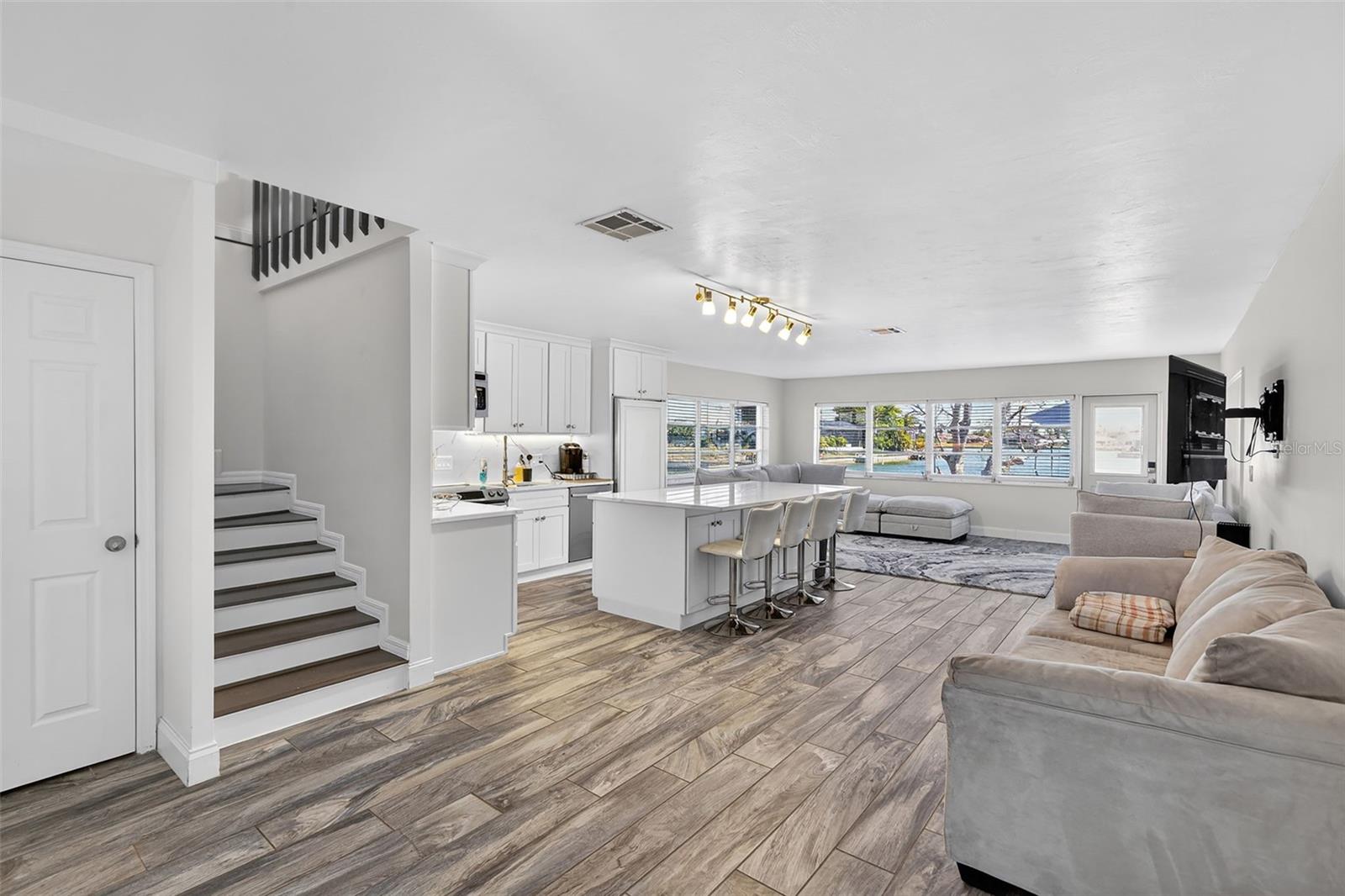 Image 33 of 49 For 29 10th Avenue