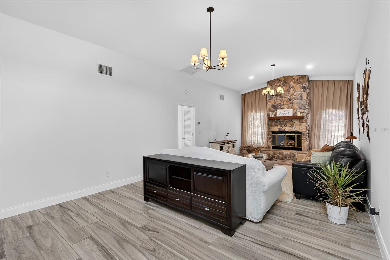 Image 8 of 49 For 29 10th Avenue