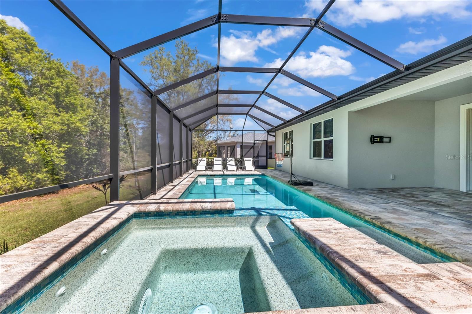 Image 5 of 50 For 223 Rio De Janeiro Avenue