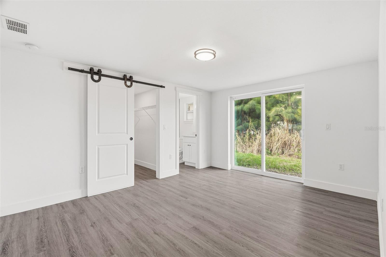 Image 10 of 24 For 2313 Pinegrove Circle