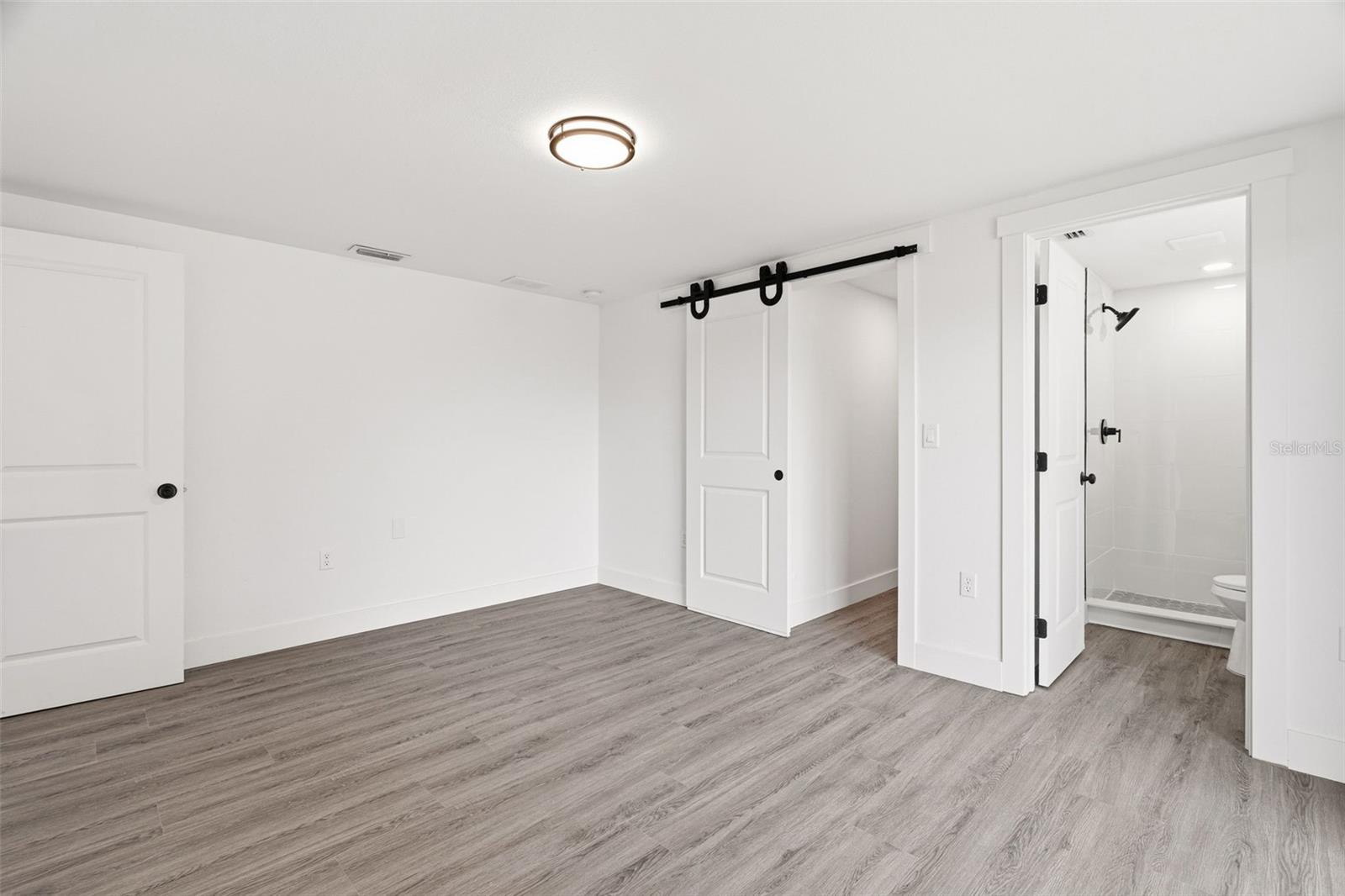 Image 11 of 24 For 2313 Pinegrove Circle