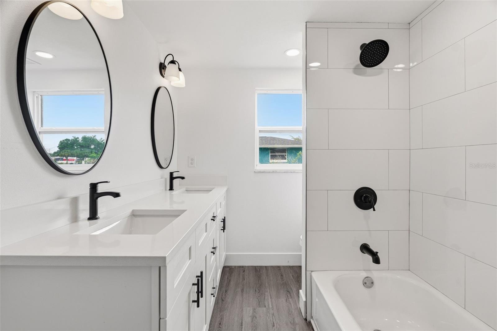 Image 17 of 24 For 2313 Pinegrove Circle