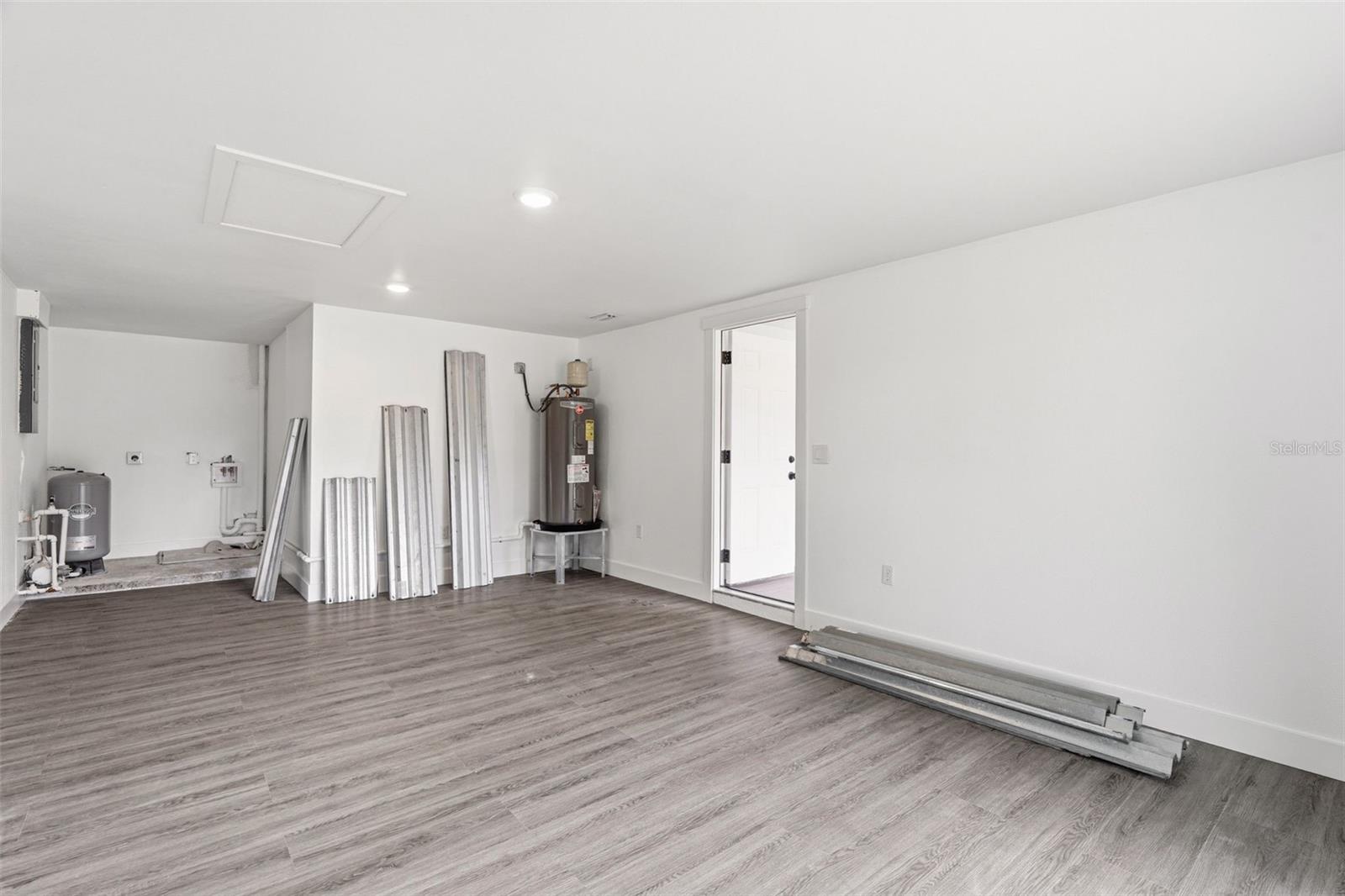 Image 21 of 24 For 2313 Pinegrove Circle