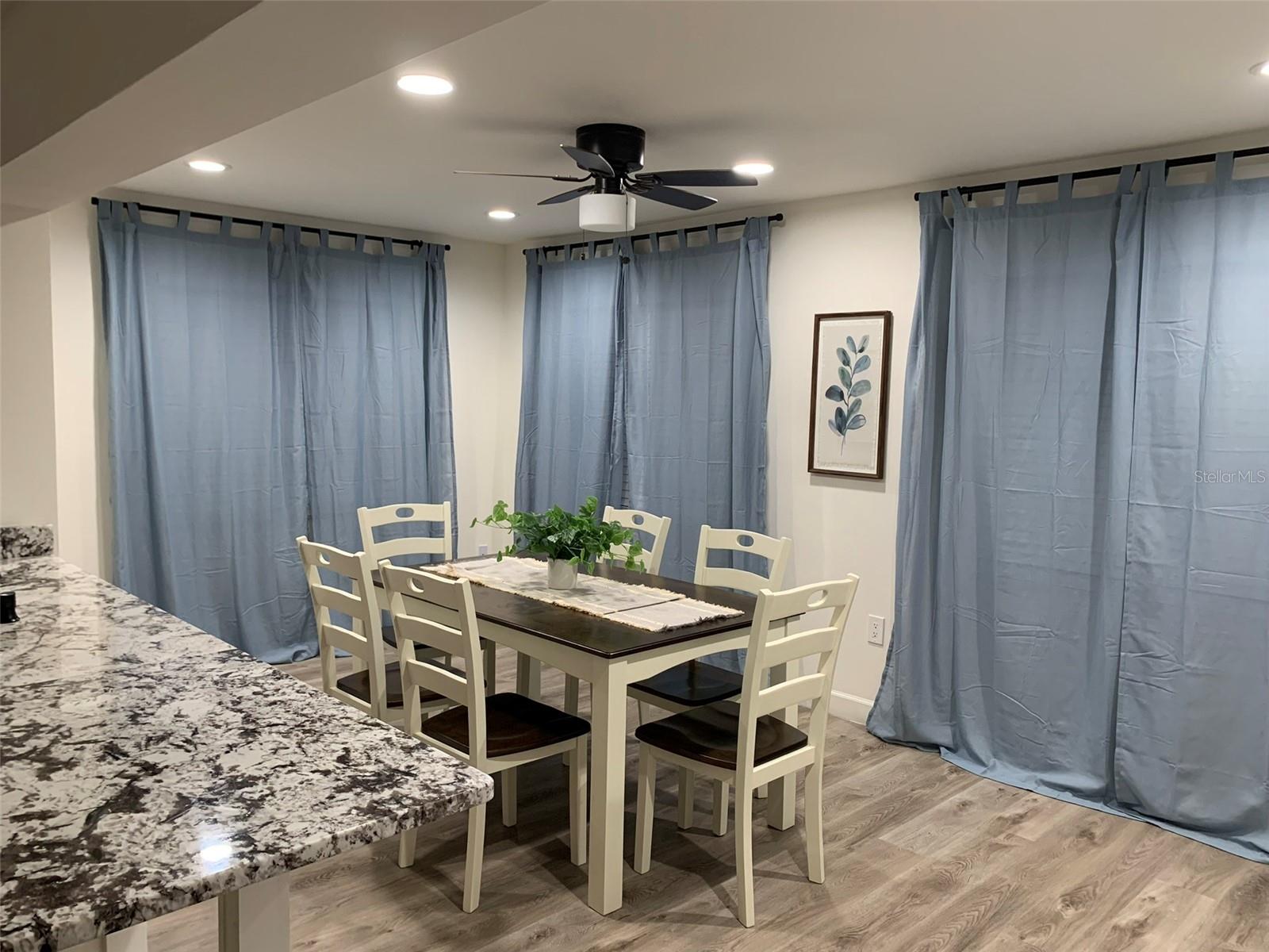 Image 11 of 25 For 23184 Glory Avenue