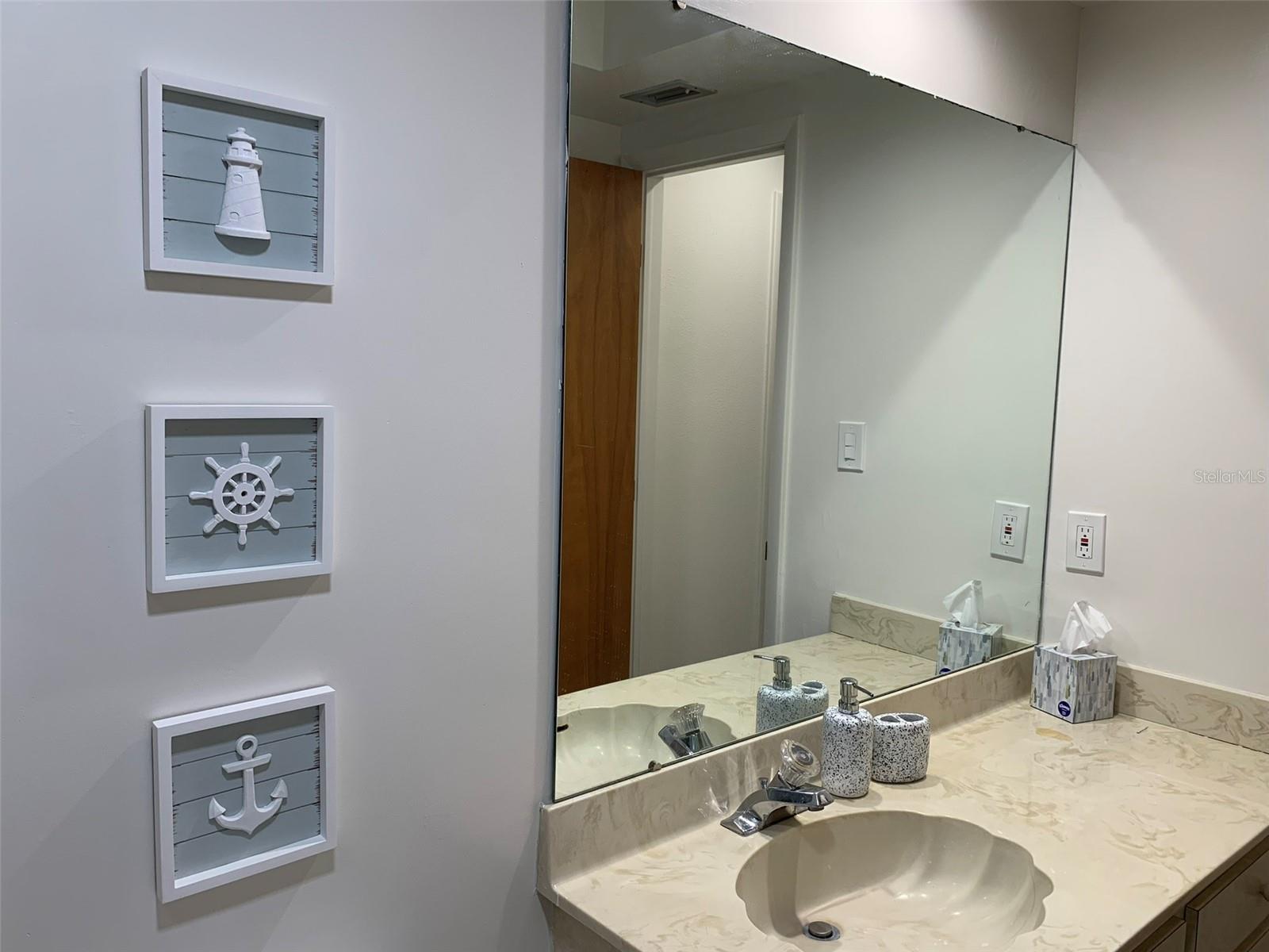 Image 23 of 25 For 23184 Glory Avenue