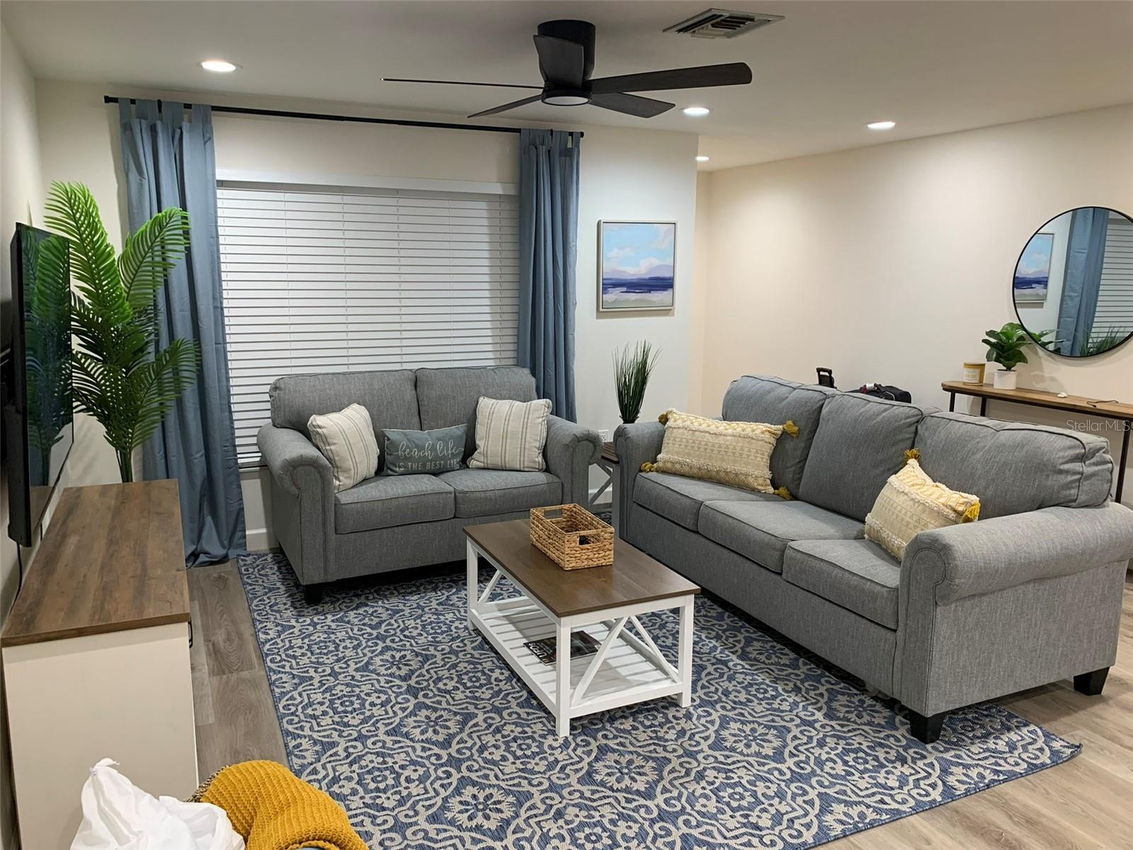 Image 6 of 25 For 23184 Glory Avenue