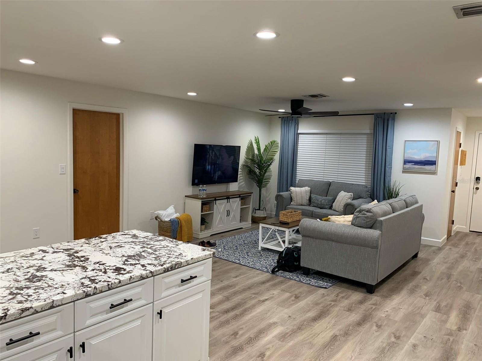 Image 8 of 25 For 23184 Glory Avenue