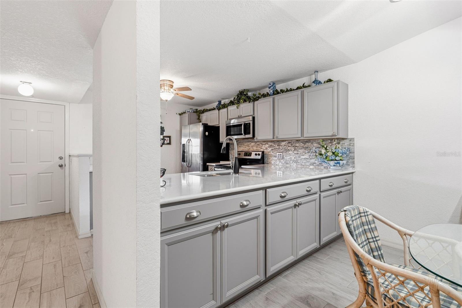 Image 10 of 35 For 175 Kings Highway 437