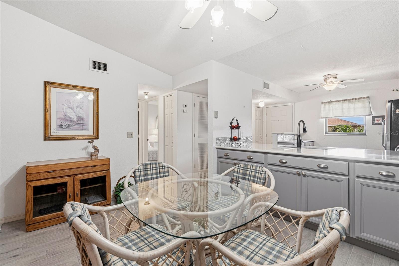 Image 11 of 35 For 175 Kings Highway 437