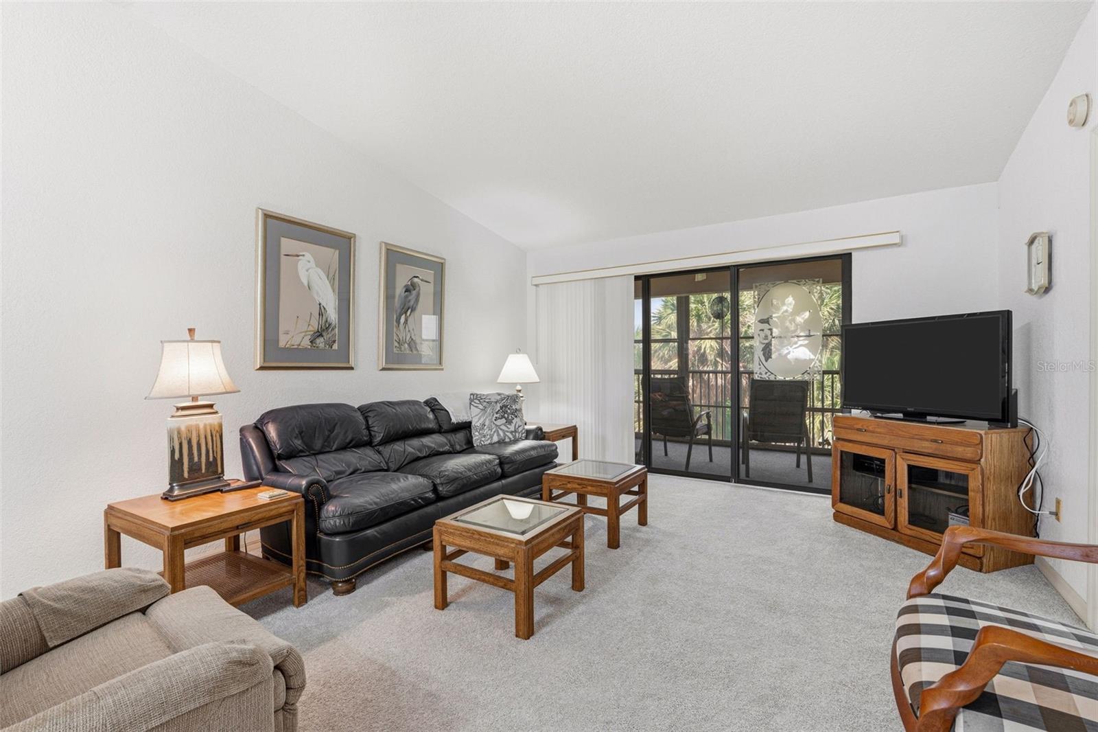 Image 13 of 35 For 175 Kings Highway 437