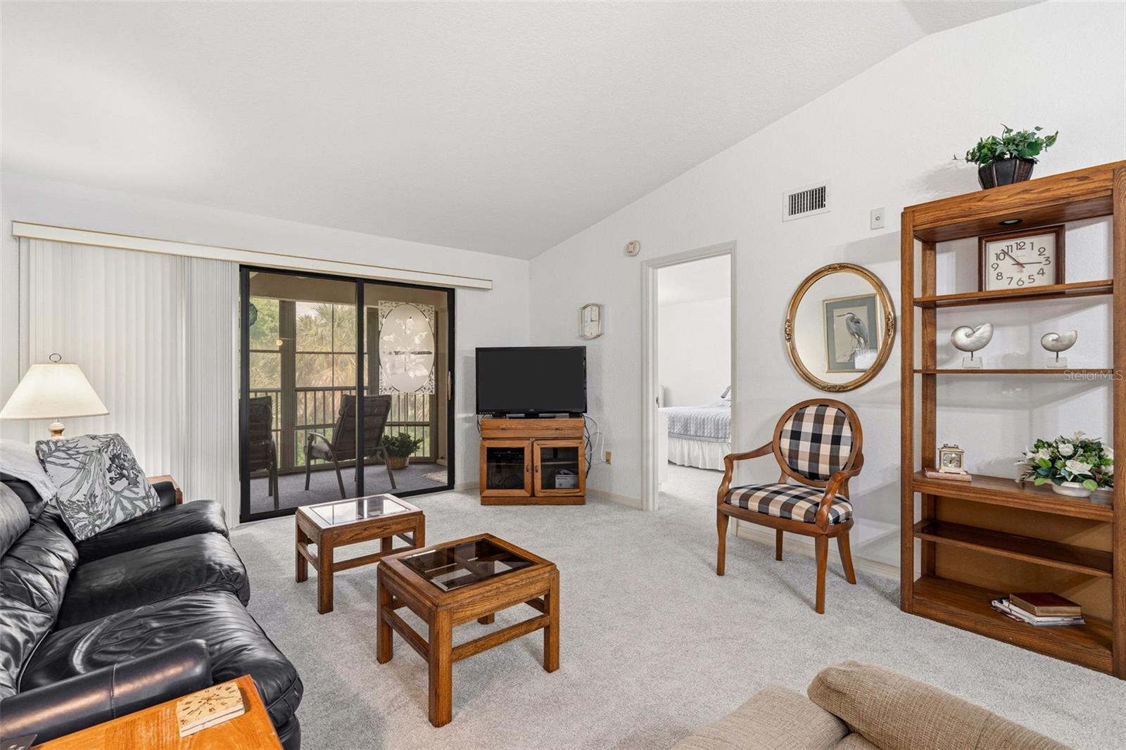 Image 14 of 35 For 175 Kings Highway 437