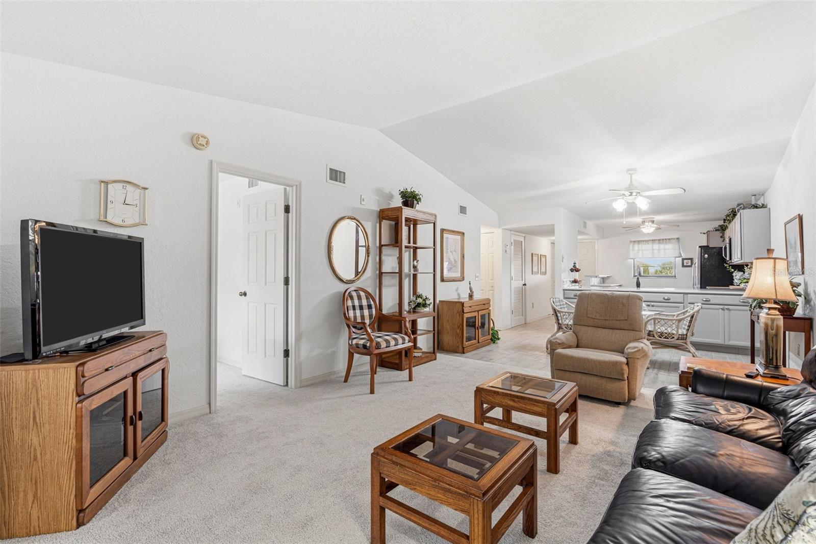 Image 15 of 35 For 175 Kings Highway 437