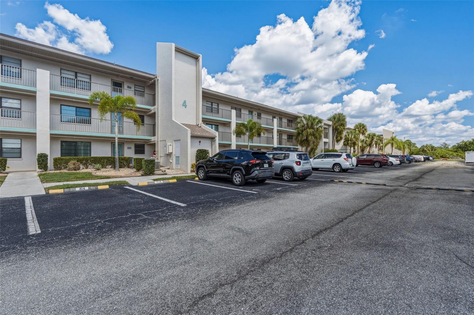 Image 2 of 35 For 175 Kings Highway 437