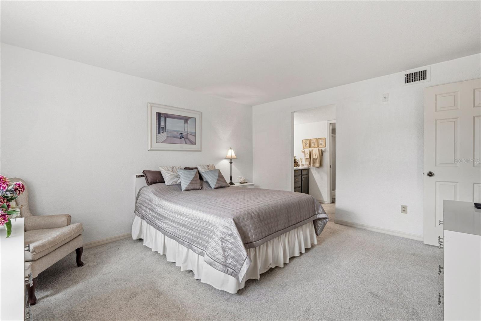 Image 20 of 35 For 175 Kings Highway 437