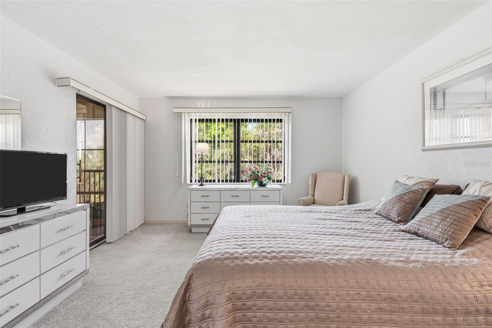 Image 21 of 35 For 175 Kings Highway 437