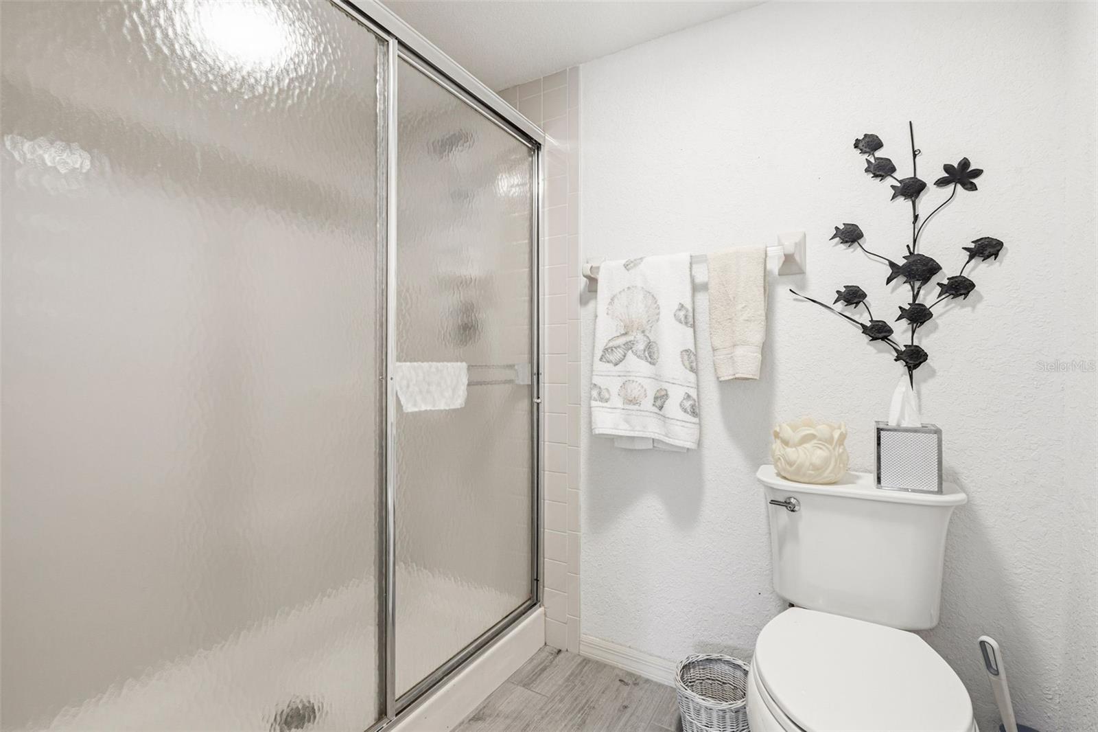 Image 24 of 35 For 175 Kings Highway 437