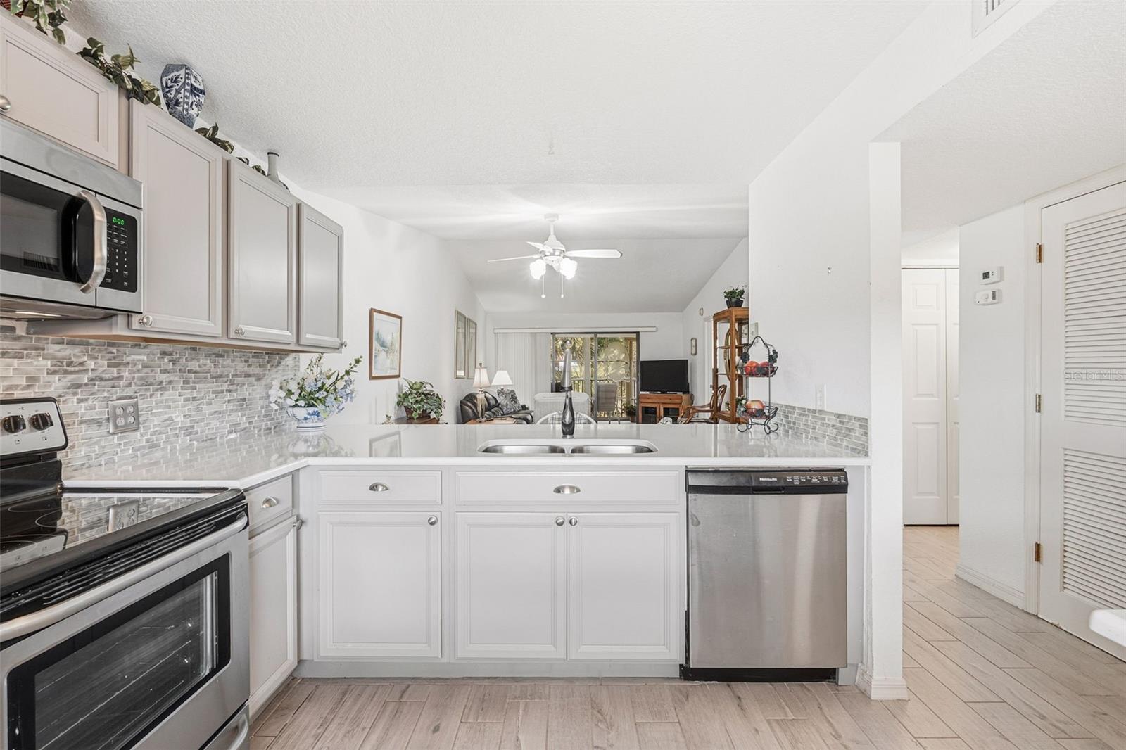 Image 7 of 35 For 175 Kings Highway 437