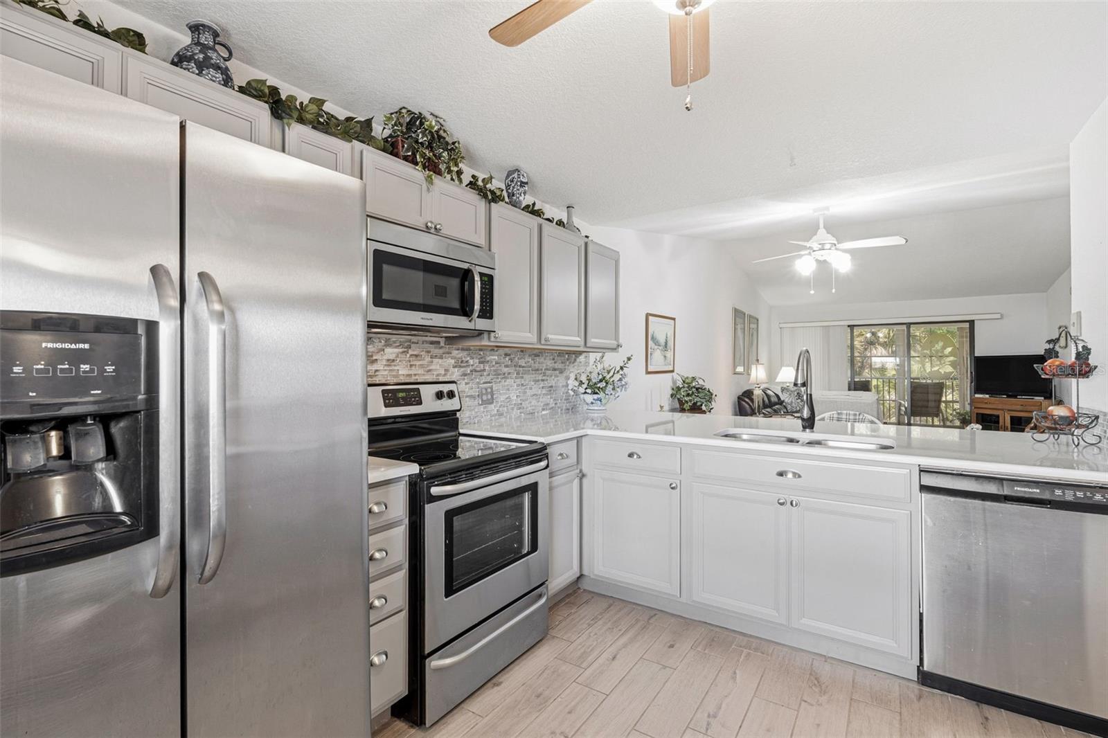 Image 8 of 35 For 175 Kings Highway 437