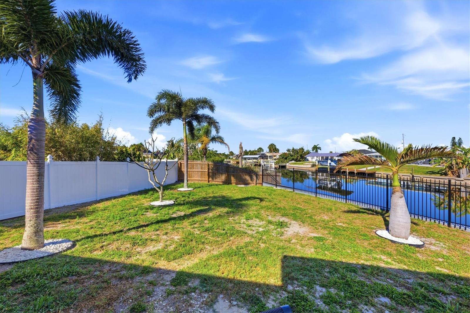 Image 42 of 52 For 3517 Port Charlotte Boulevard