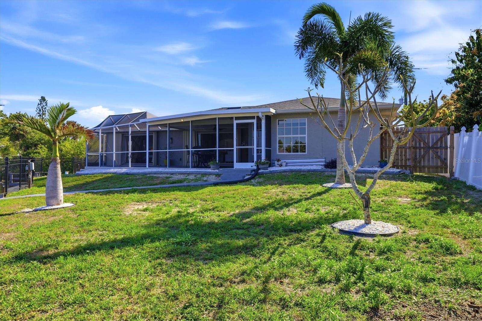 Image 44 of 52 For 3517 Port Charlotte Boulevard