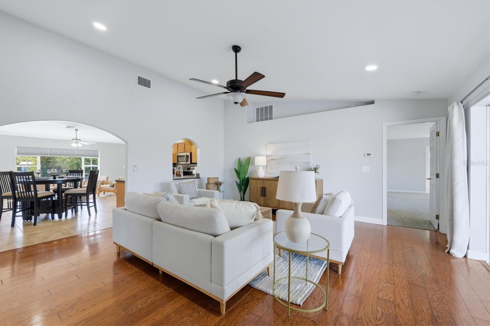 Image 8 of 52 For 3517 Port Charlotte Boulevard