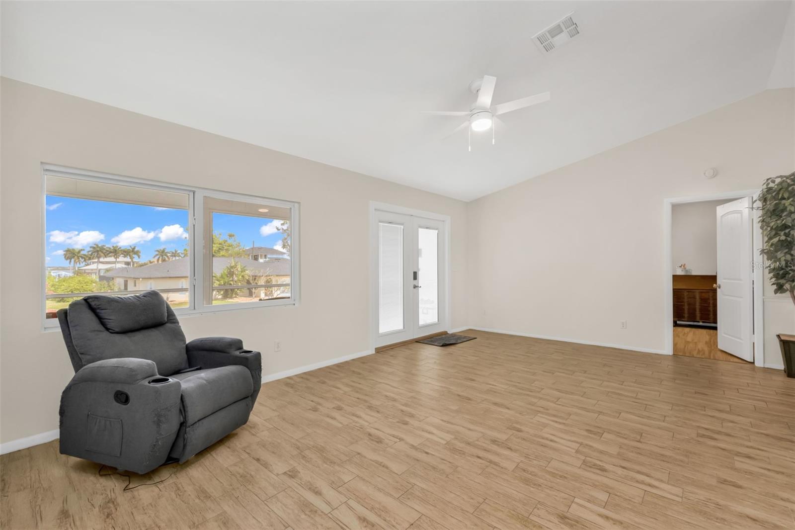 Image 15 of 70 For 3059 Holcomb Road