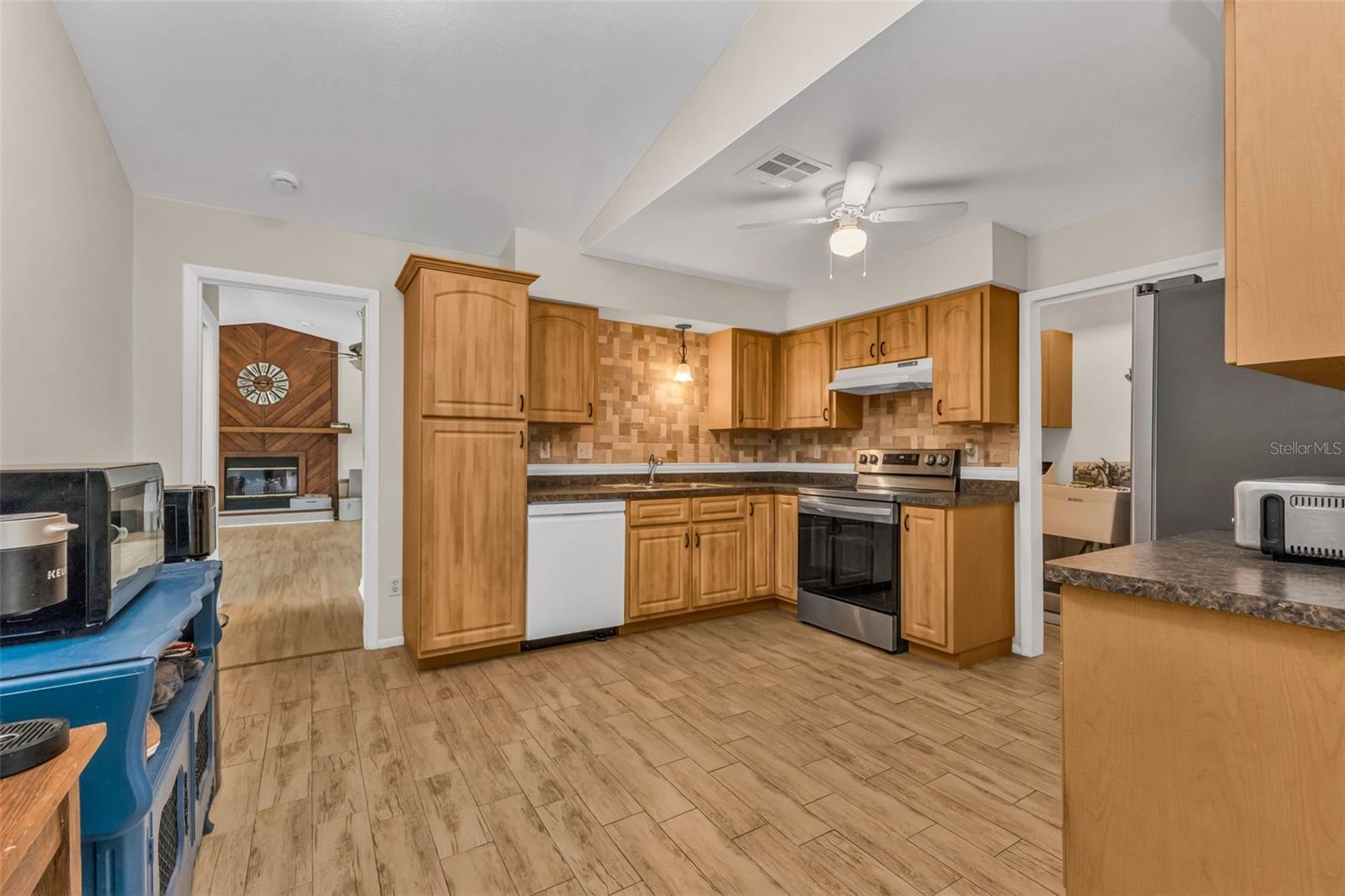 Image 17 of 70 For 3059 Holcomb Road