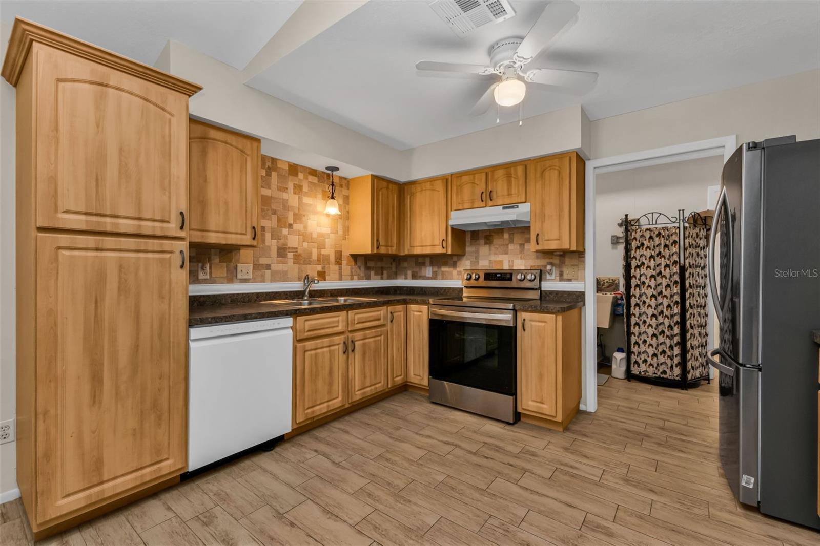 Image 18 of 70 For 3059 Holcomb Road