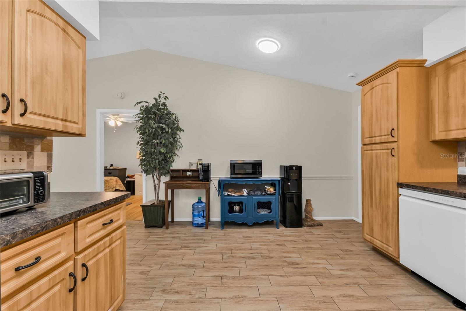 Image 20 of 70 For 3059 Holcomb Road