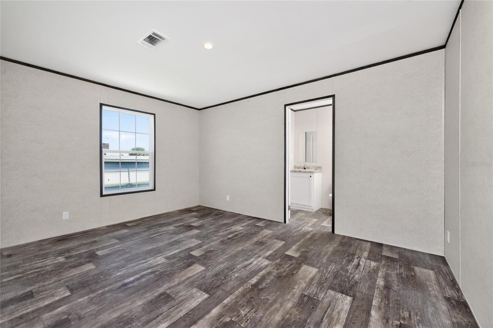 Image 11 of 37 For 7400 Beckley Street