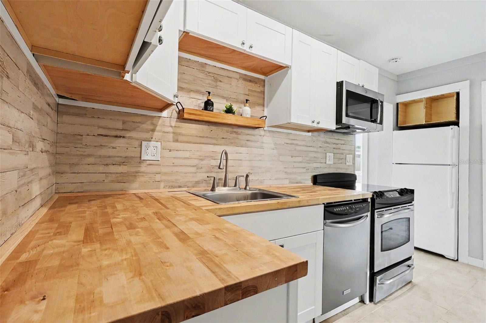 Image 10 of 44 For 4411 Melbourne Street