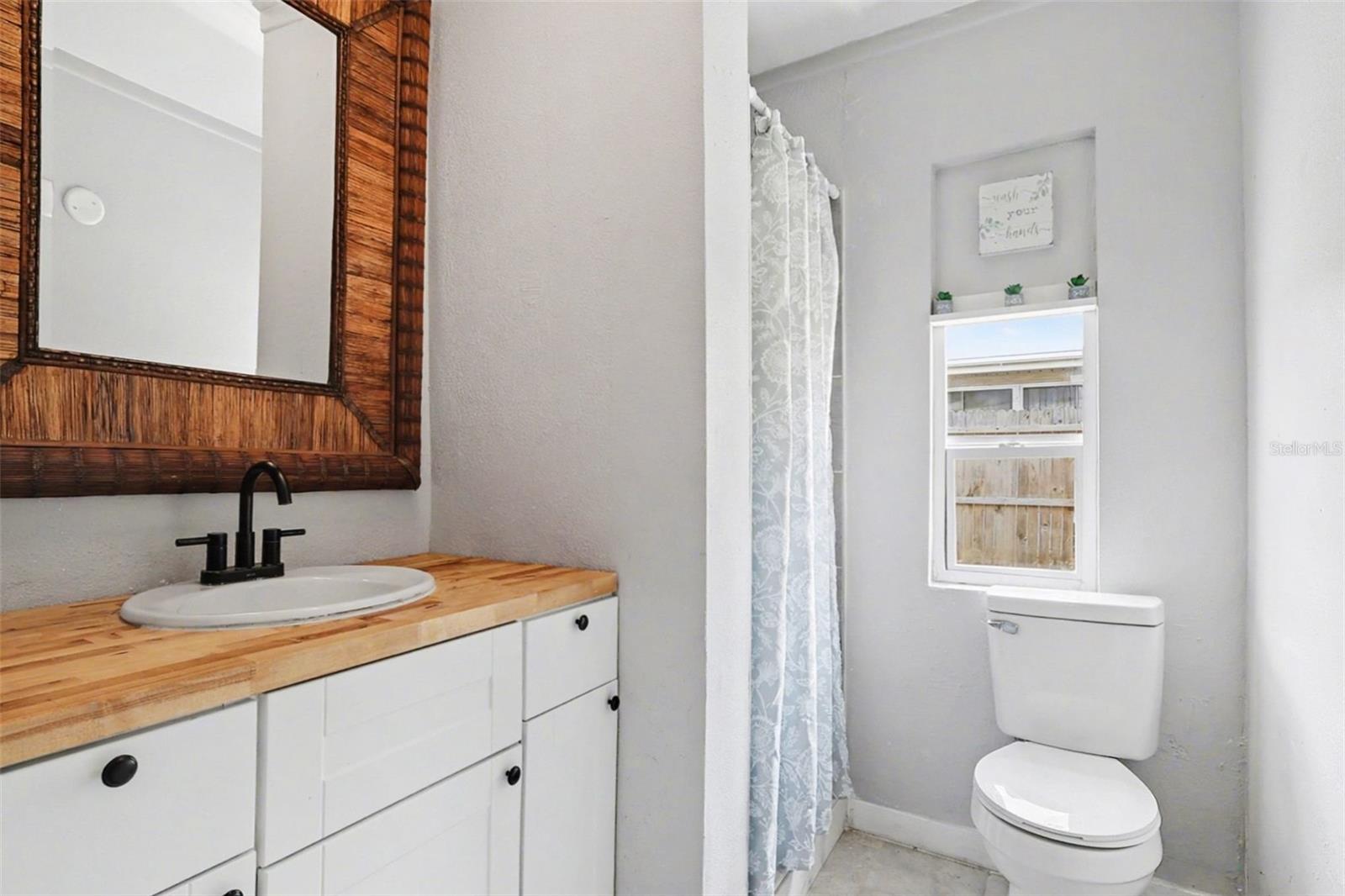 Image 20 of 44 For 4411 Melbourne Street