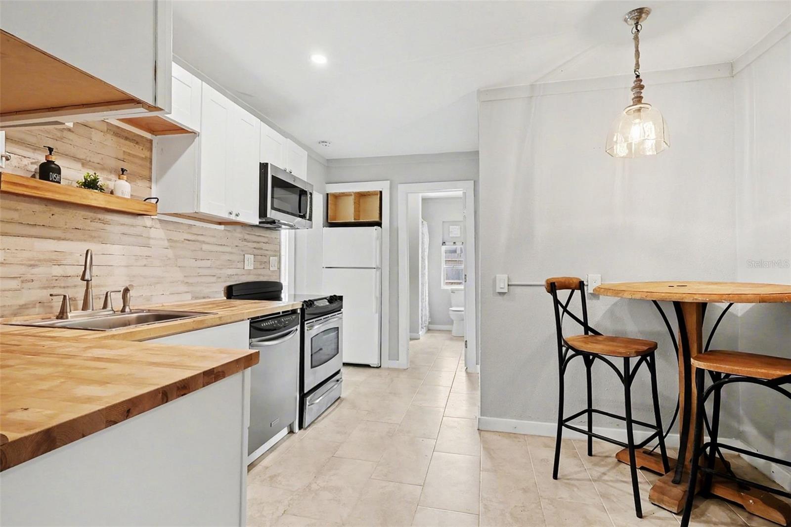 Image 8 of 44 For 4411 Melbourne Street