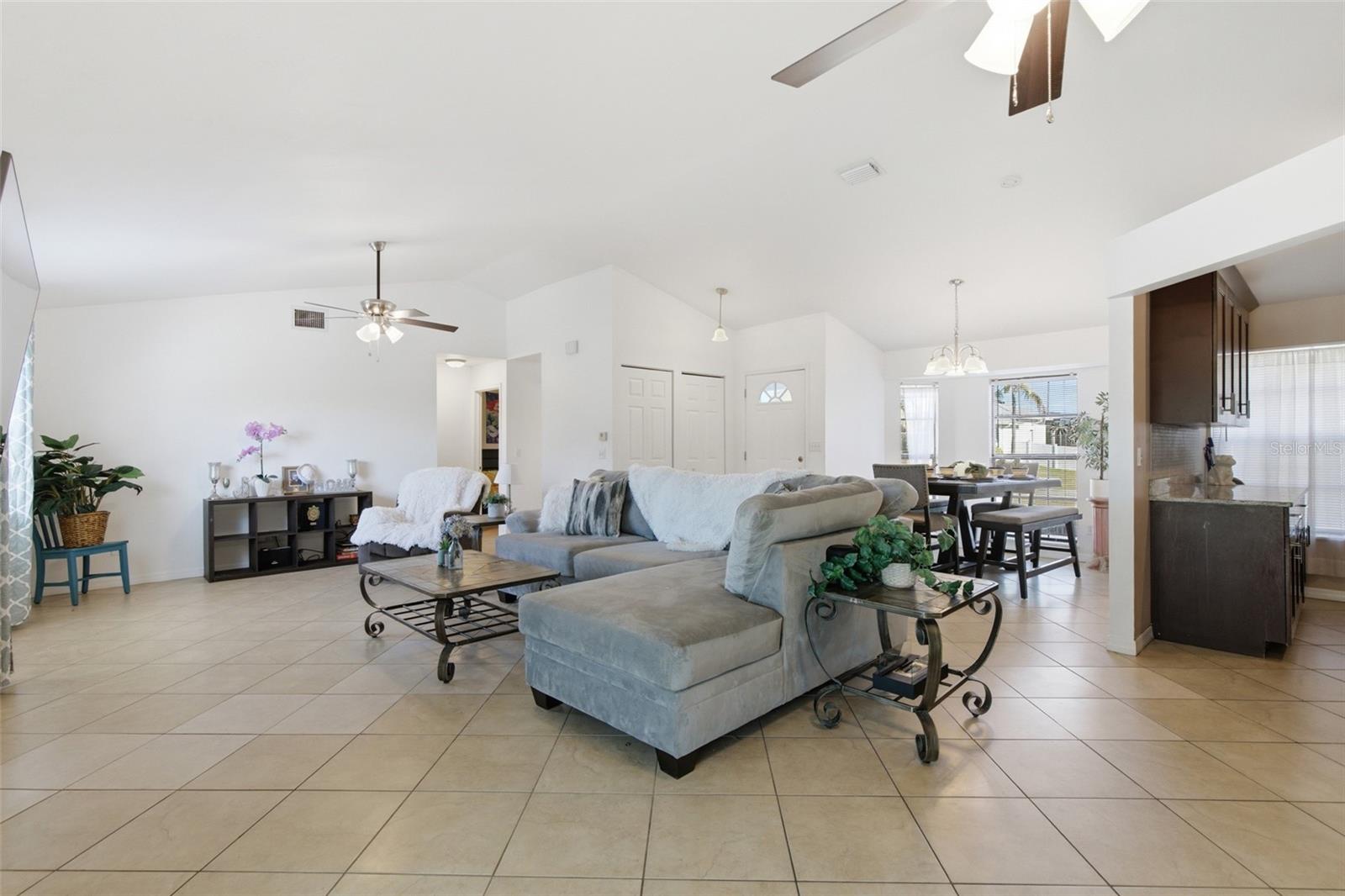 Image 5 of 32 For 3706 1st Terrace