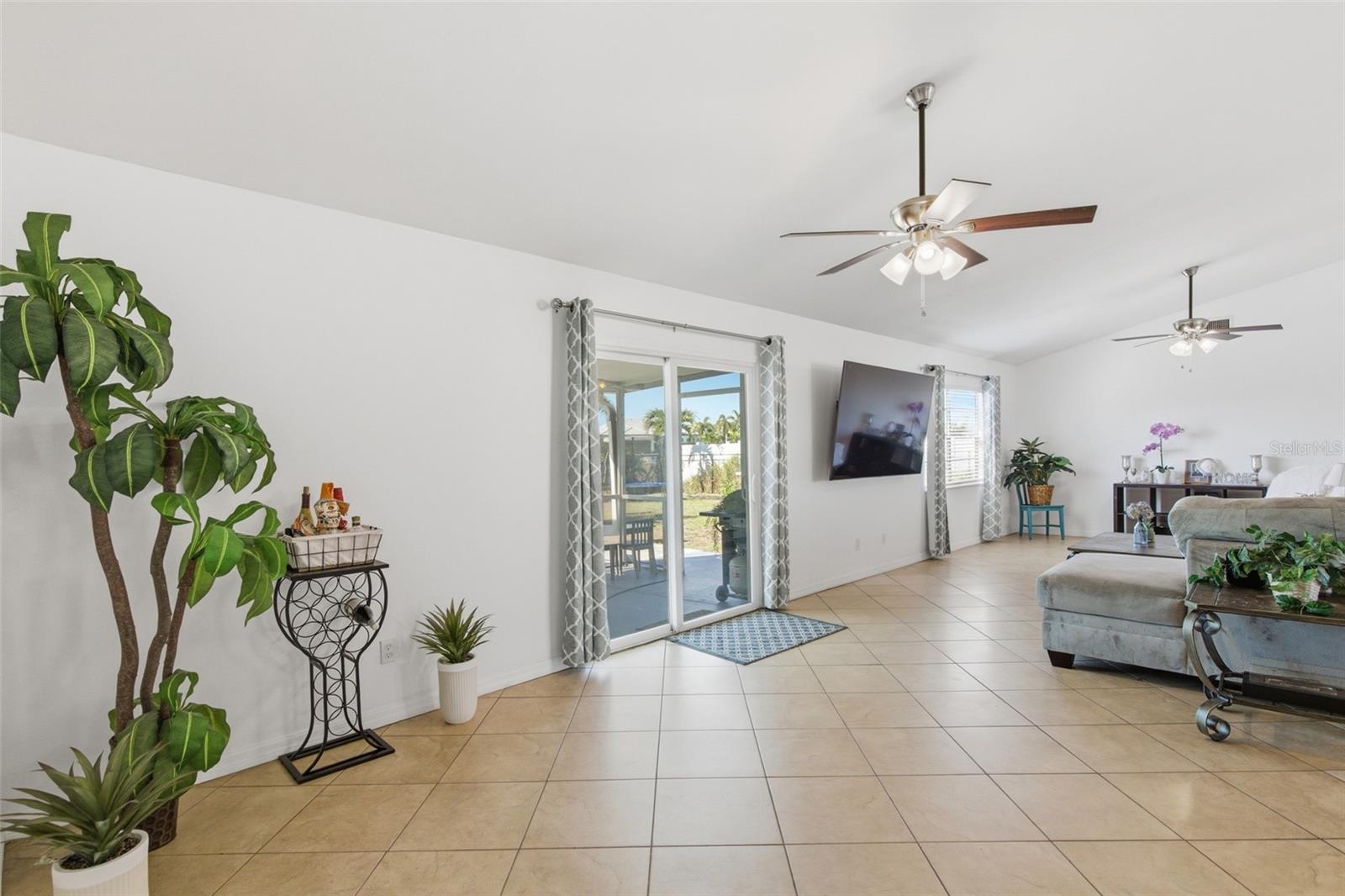 Image 8 of 32 For 3706 1st Terrace