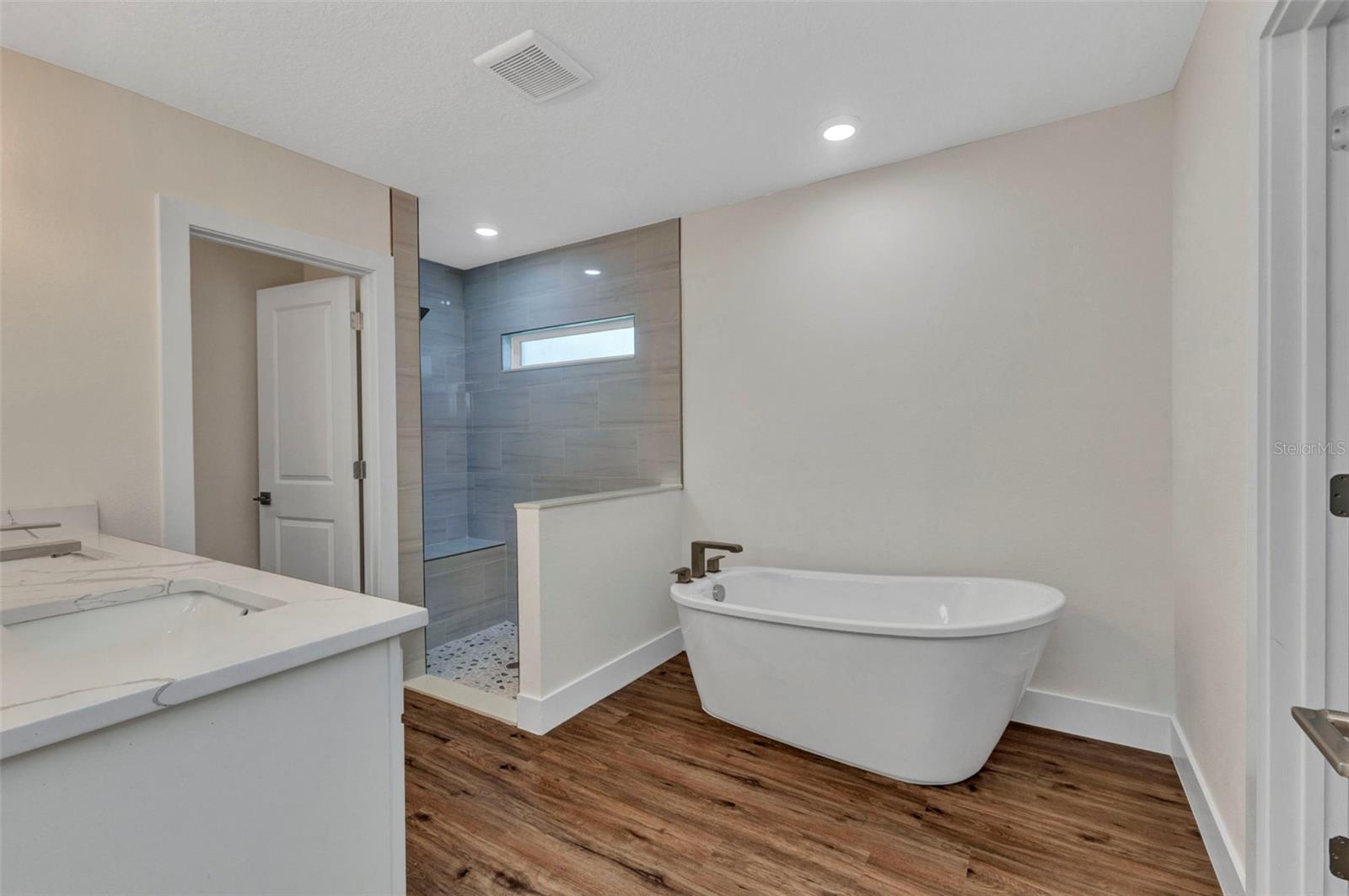 Image 42 of 66 For 12299 Albrecht Terrace