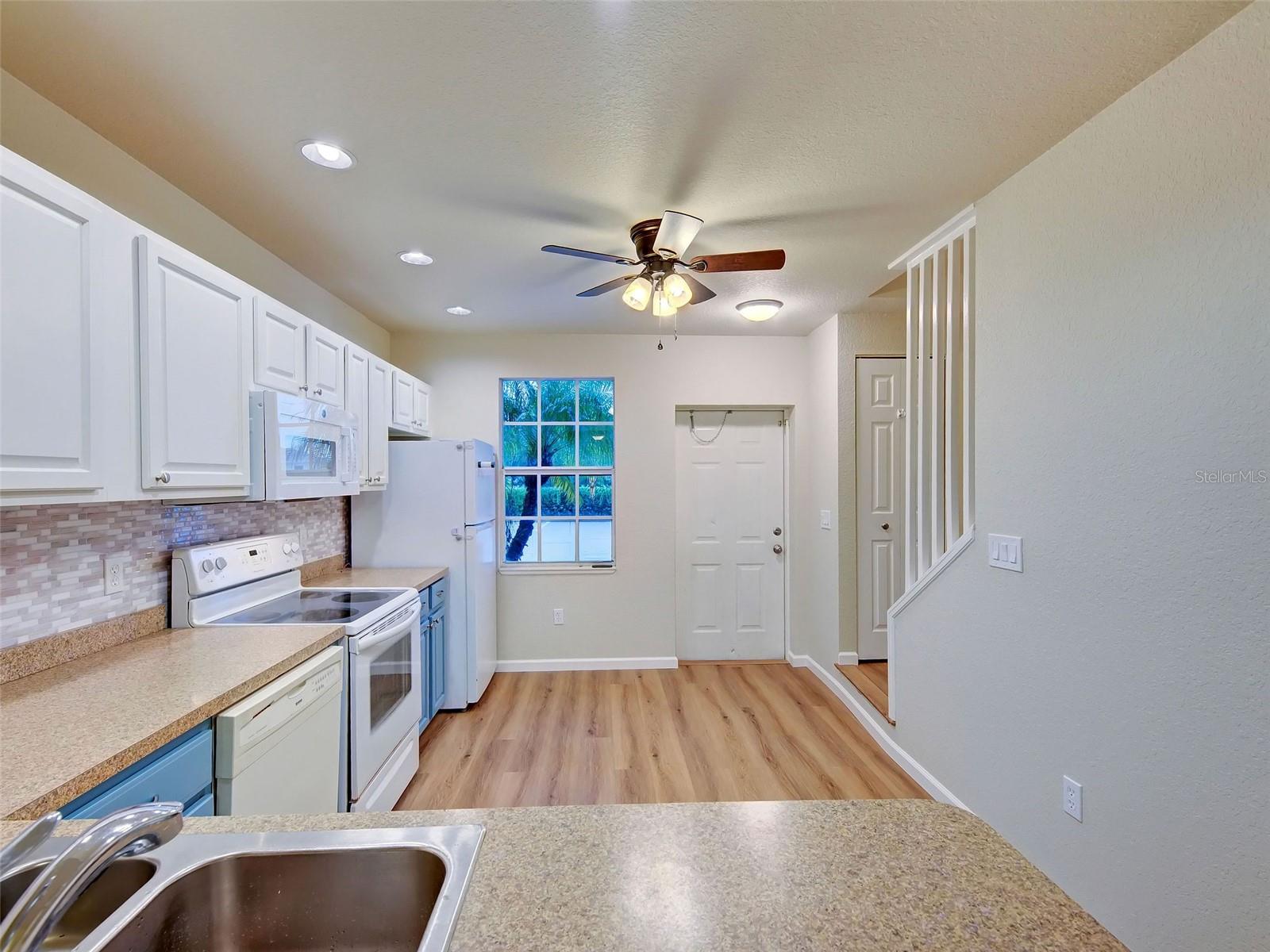 Image 18 of 55 For 26396 Nadir Road 506