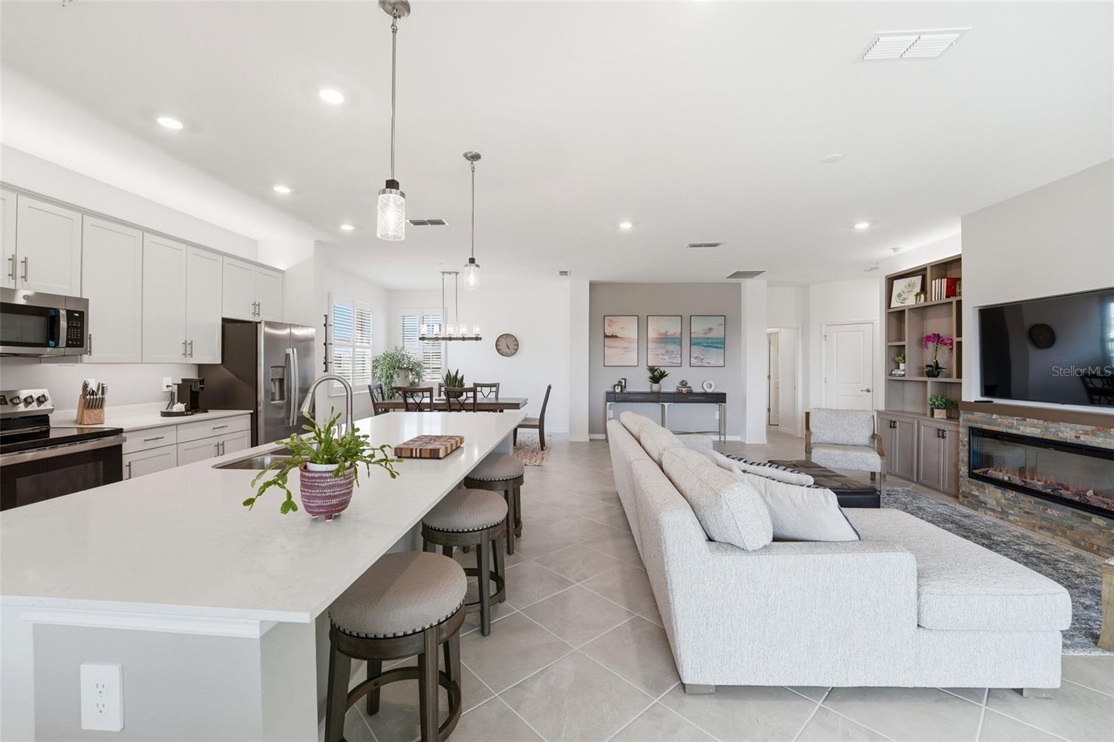 Image 13 of 56 For 12625 Radiance Court 202