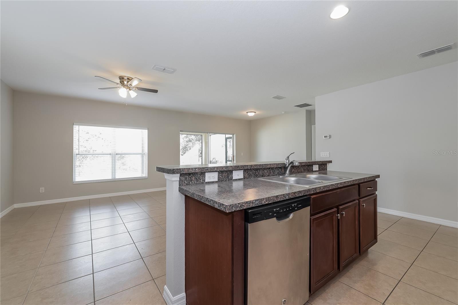 Image 4 of 15 For 122 Vitoria Road