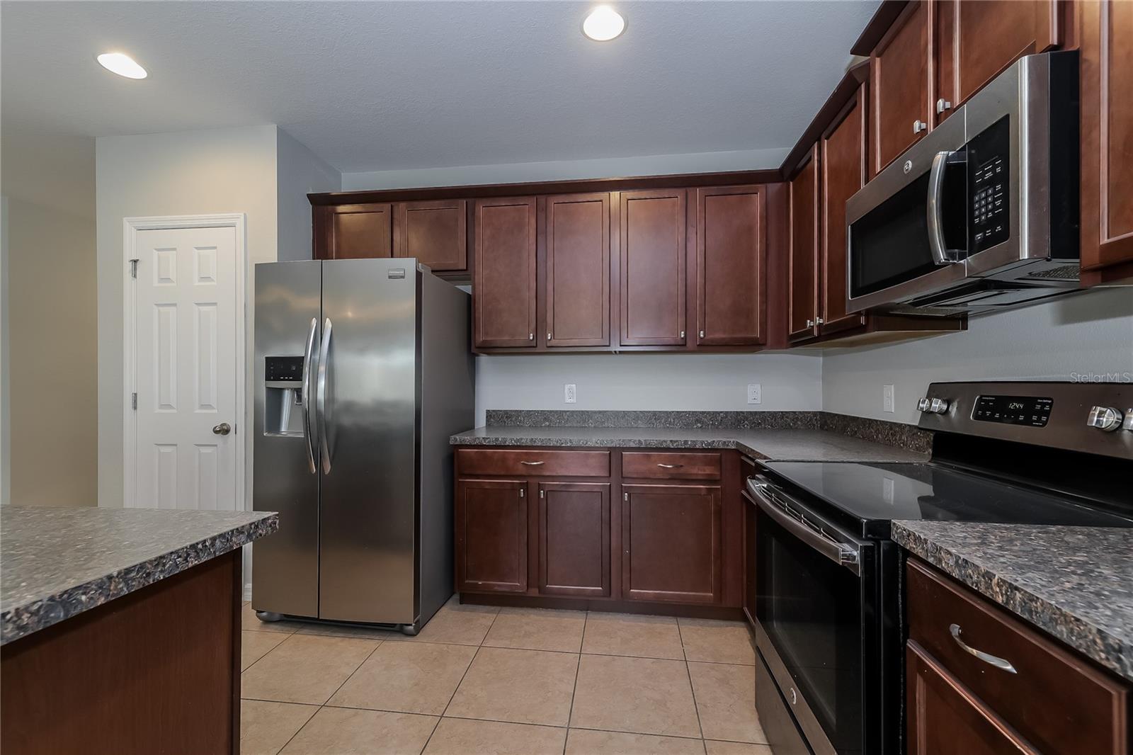 Image 6 of 15 For 122 Vitoria Road