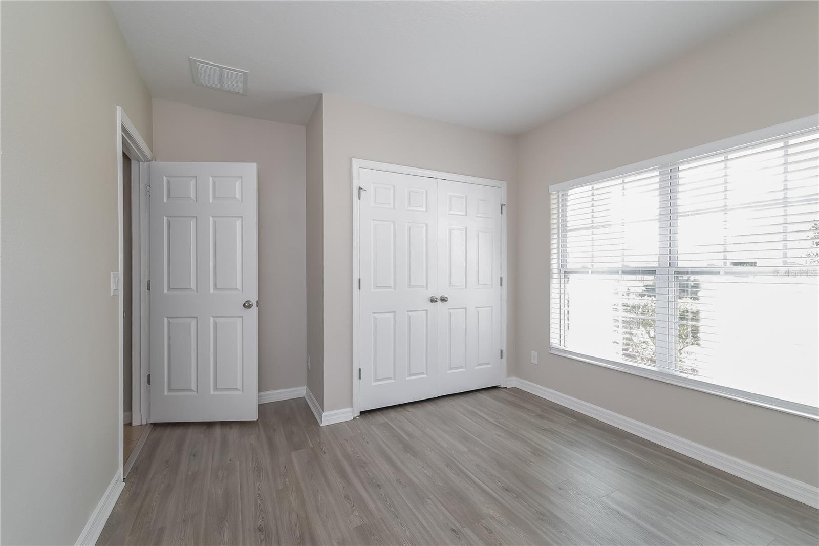 Image 8 of 15 For 122 Vitoria Road