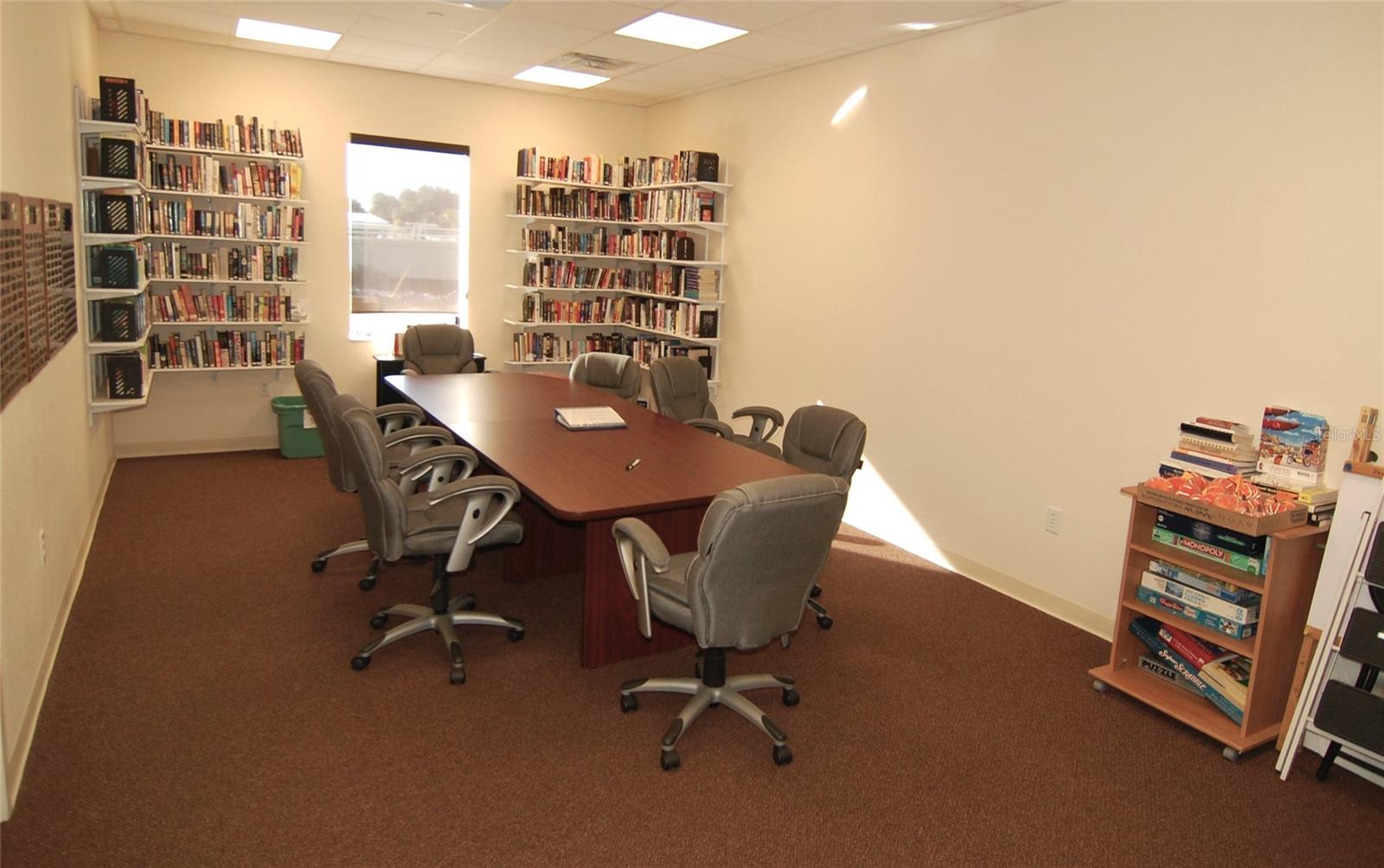 Listing photo id 32 for 10100 Burnt Store Road 123