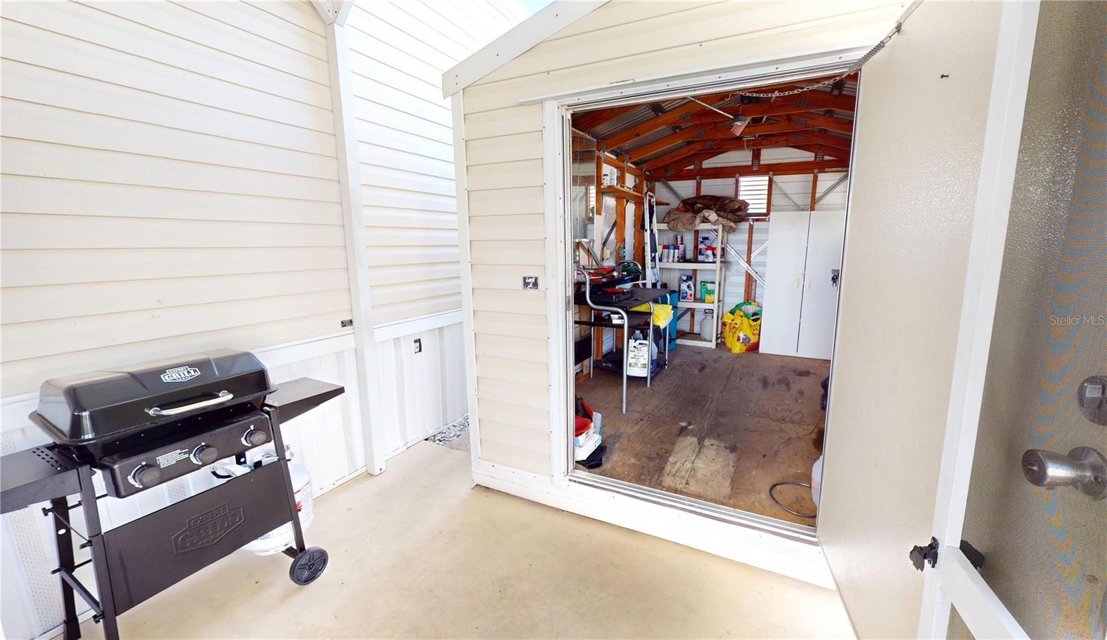 Listing photo id 4 for 10100 Burnt Store Road 123