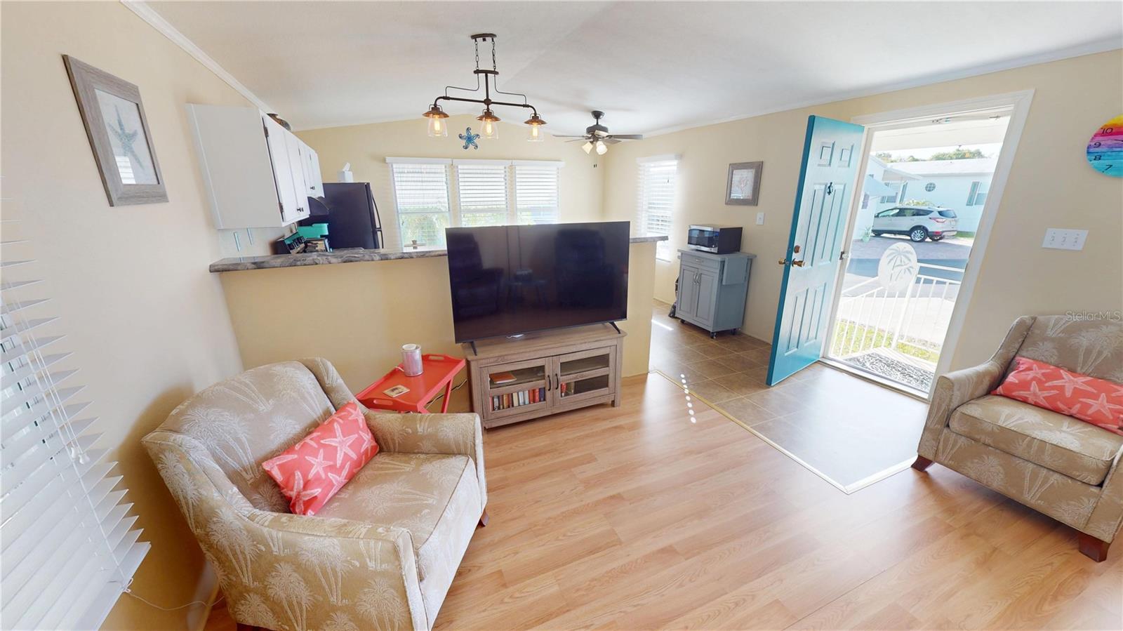 Listing photo id 7 for 10100 Burnt Store Road 123